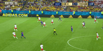 后中路长驱直入,杀入禁区,面对什琴斯尼,右脚冷静将球送入球门右下角