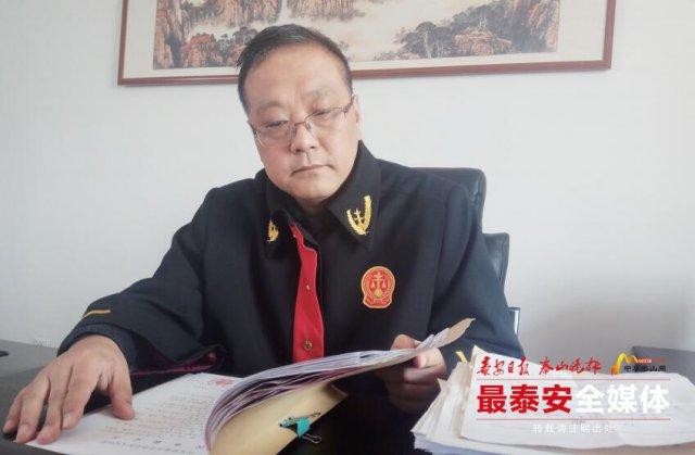 有超越宪法法律的特权,绝不允许以言代法,以权压法,逐利违法,徇私枉法