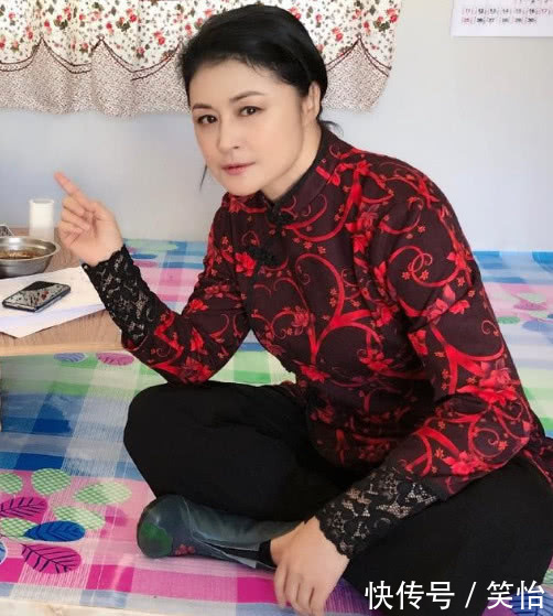 48岁于月仙近照,老公是我们熟悉的他,长得比赵本山还帅