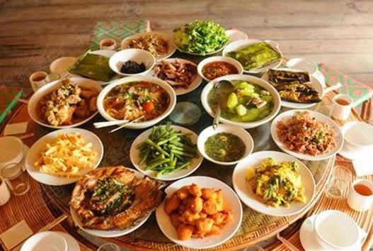 韩国人来中国旅游,一到中国就直奔美食,大喊下辈子要生在中国!