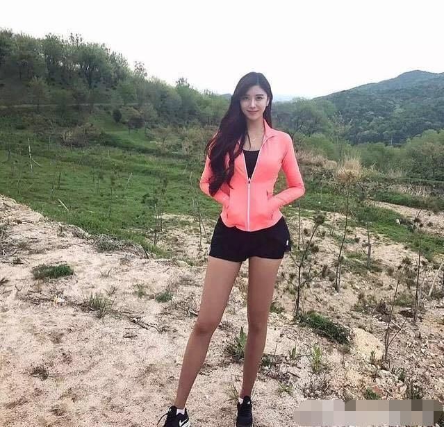 这样一看,女孩打架这方面中国人还是比较含蓄,看看美国女人打架真狠