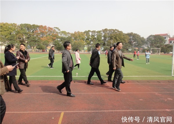 当阳市半月镇人大代表,政协委员视察乡村少年宫