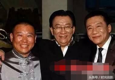 侯震全家照,侯宝林长子长孙,在郭德纲侯耀华恩怨中淡然处之