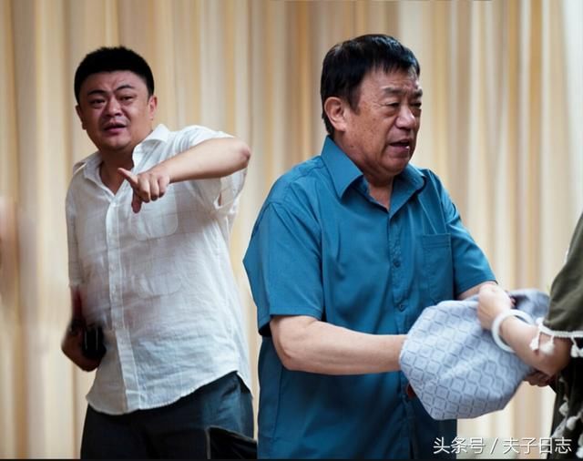 而高明的儿子高亮也是一位演员,曾为总政话剧团演员,因在电视剧《中国老谭电视剧全集图片