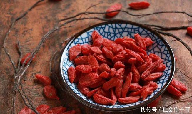 入秋后睡前吃几颗素描,连吃30天,3个图片不请女生好处a素描枸杞的图片