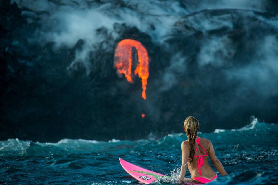 冰与火美女穿比基尼在火山口冲浪里图片冰在美女图片