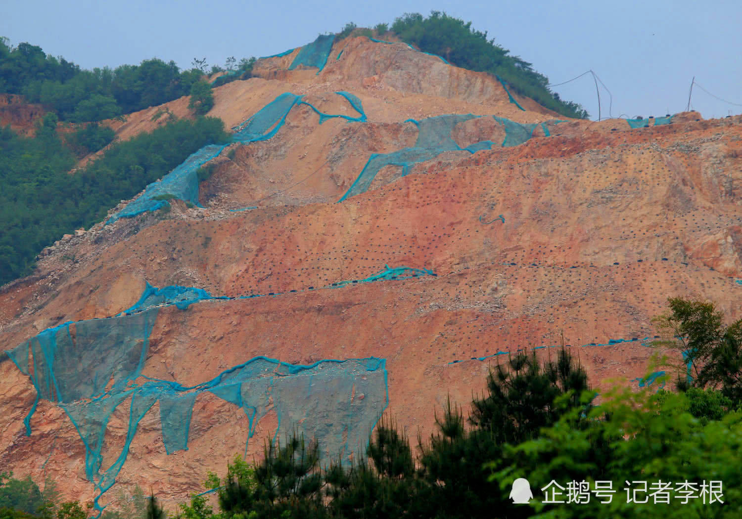 湖南湘乡一采石场生态修复使用"盆景"代替