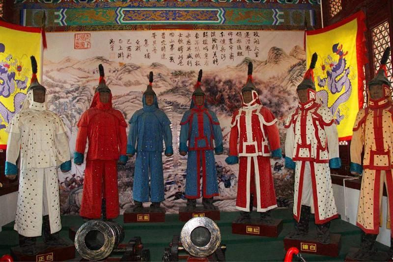 这些护军,也可以叫做御林军吧,全部来自上三旗,而且世袭罔替,老子干不