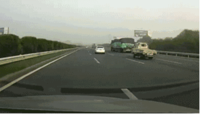 壁纸 道路 高速 高速公路 公路 桌面 700_400 gif 动态图 动图