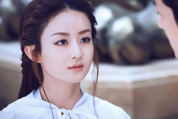 赵丽颖在电视剧乔传中的造型饰演的女一号,聪明机灵活泼可爱,而且智商