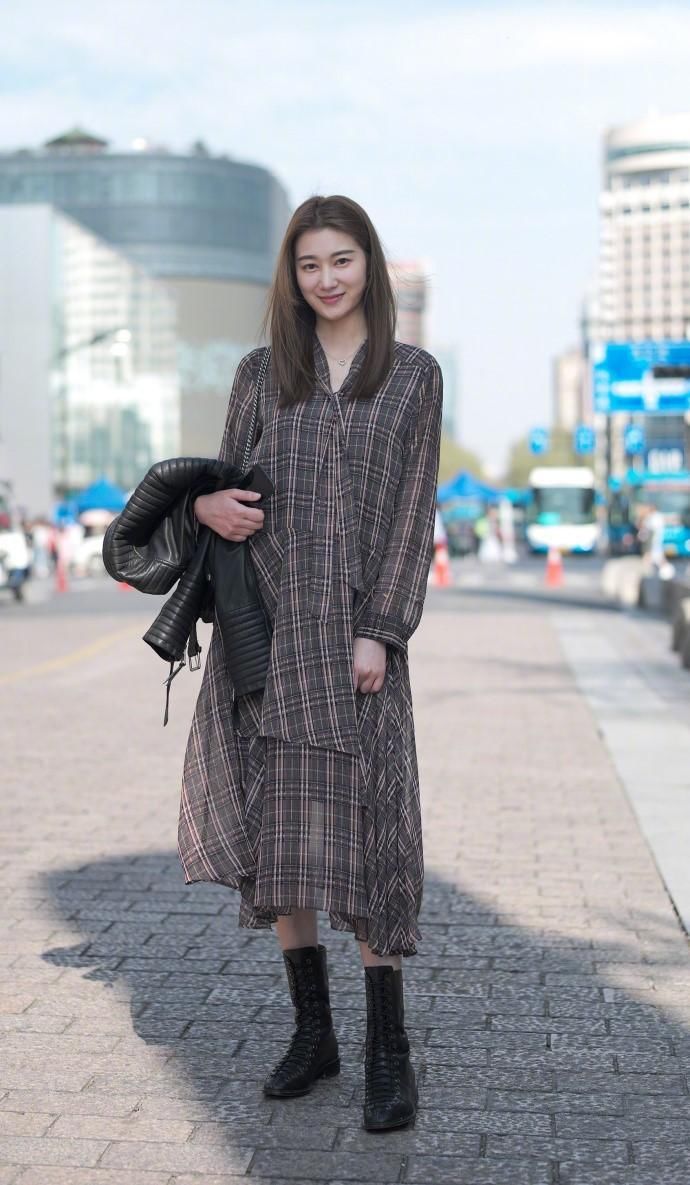 愚人节杭州西湖美女街拍不打烊!