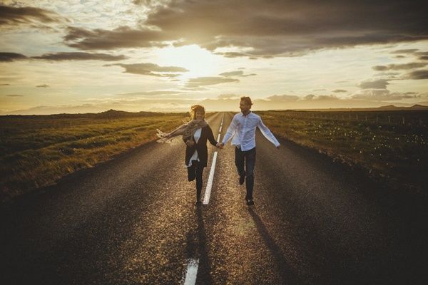 浪漫唯美情侣照片怎么拍 超温馨有爱的幸福瞬间