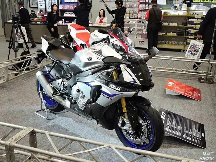 这款雅马哈大排摩托车-yzf-r1m的与众不同