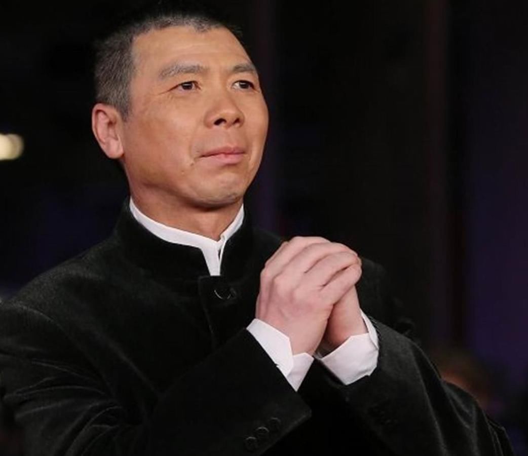 《天下无贼》《甲方乙方》等这些都是有代表性作品,冯小刚的电影也得