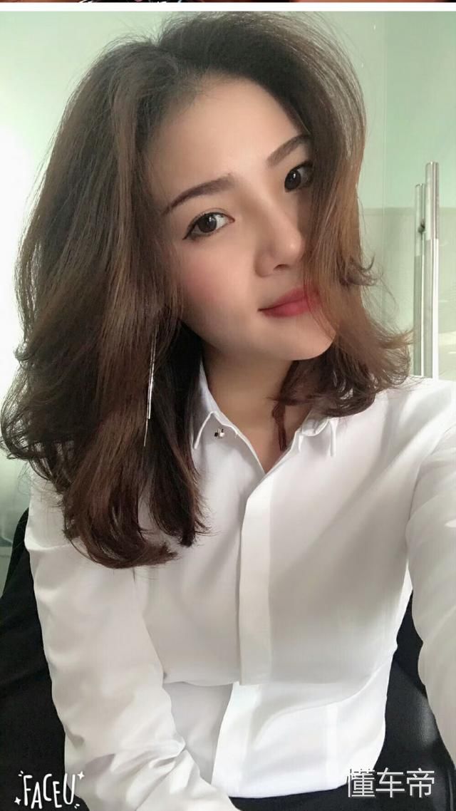 美女和豪车一定是成功人士之选.