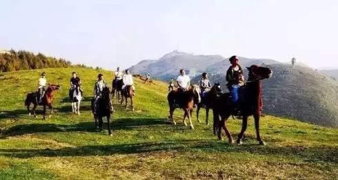 在稻城亚丁遇见你,稻城亚丁自驾游攻略攻略搭配竞技场高分图片