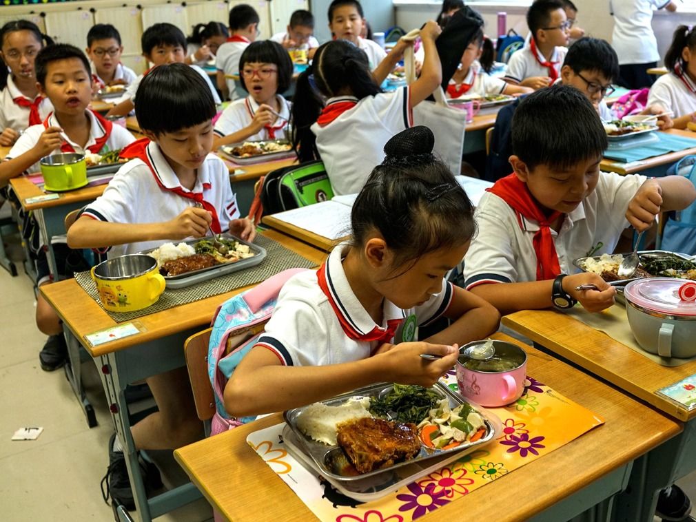 外媒镜头下:中国小学生的真实学校生活