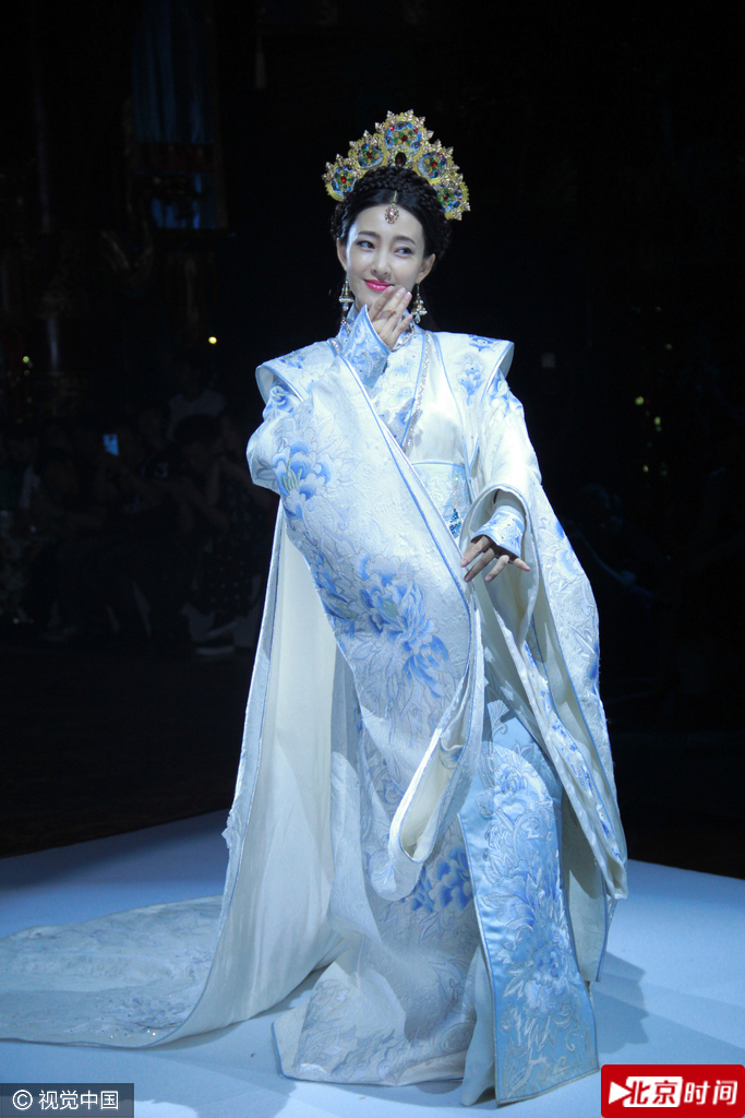 素颜女神王丽坤 着古装清雅高贵秀舞姿