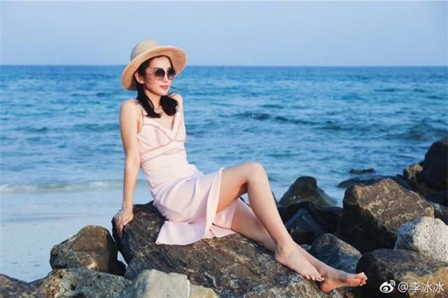 李冰冰晒"女版全家福"个顶个好看 网友:姐姐妹妹傻傻分不清楚