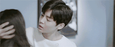 这对男女主吻戏最近红遍了全网,实在太逼真太会吻了!