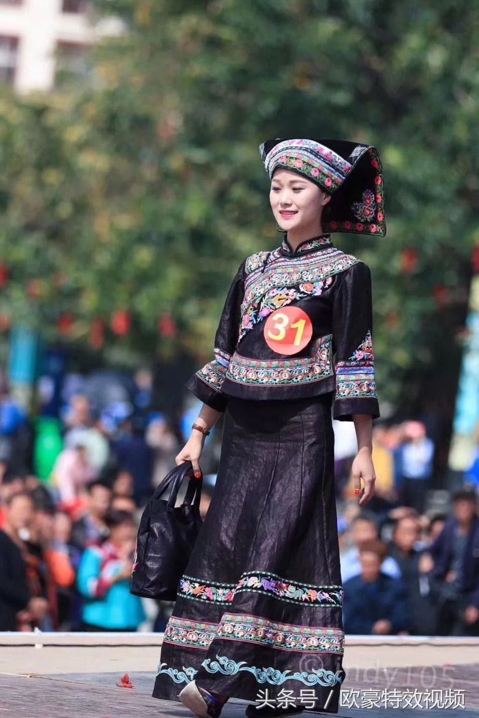 三月三不仅是布依族的重大帅哥,更是看布依节日的美女变美女一秒季节图片