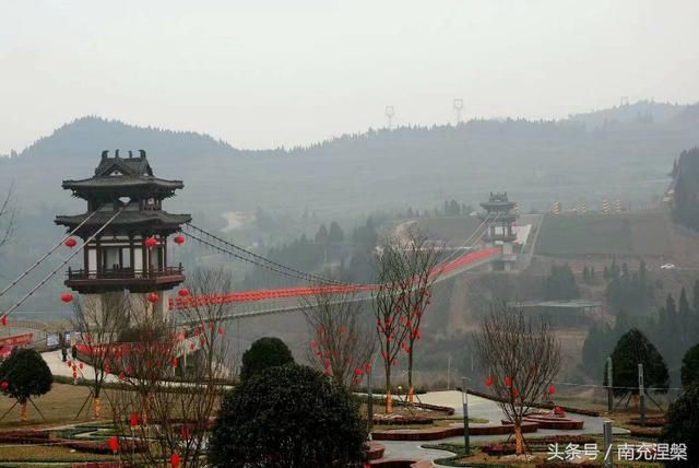 南充凤垭山天乐谷景区换上节日彩妆,迎接八方游客