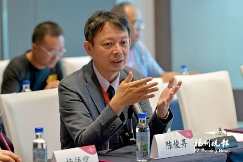 论坛上,台湾政治大学博士后研究员张智炜认为,中国自古以来就有海外