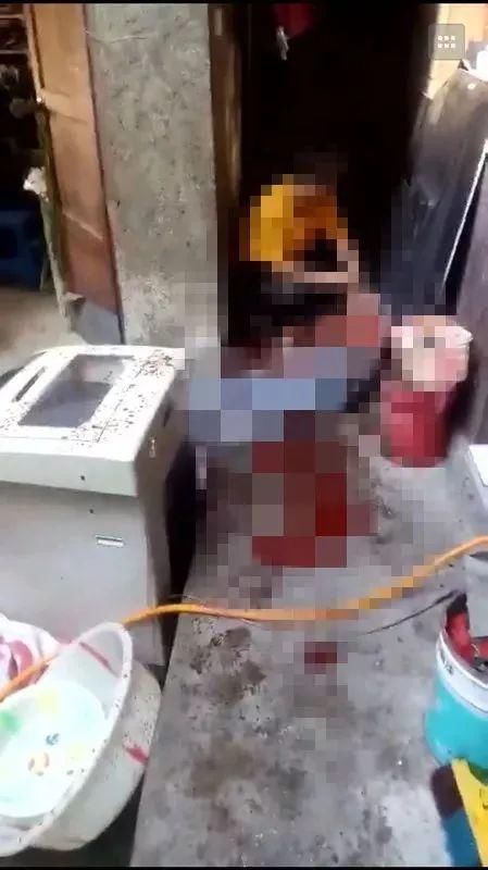 贵阳男子持菜刀当街砍人致一对男女死亡 !