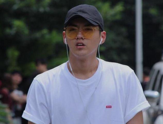 吴亦凡,身材确实好,只是素颜的时候眼睛让人不是很满意.