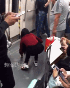 原谅我是脸盲,她到底漂不漂亮?