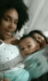 搞笑gif:大哥,能不能赢就看你的表情了!