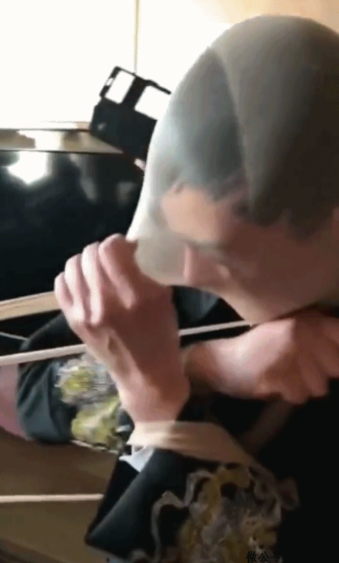 搞笑gif:吃这么胖结婚的时候背不动,难道这就是传中的