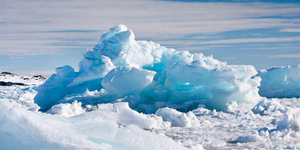 家发现南极洲冰盖顶部附近的微小山谷冬的季气温接近零下100摄氏度