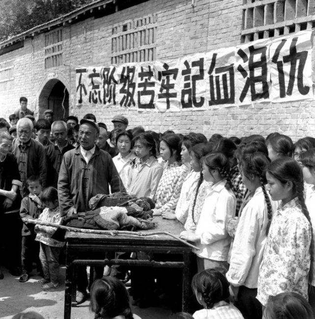 老照片:70年代的农村民兵训练照