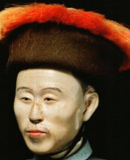 清朝雍正皇帝的真身塑像,由他本人认可流传至今,仿若真人