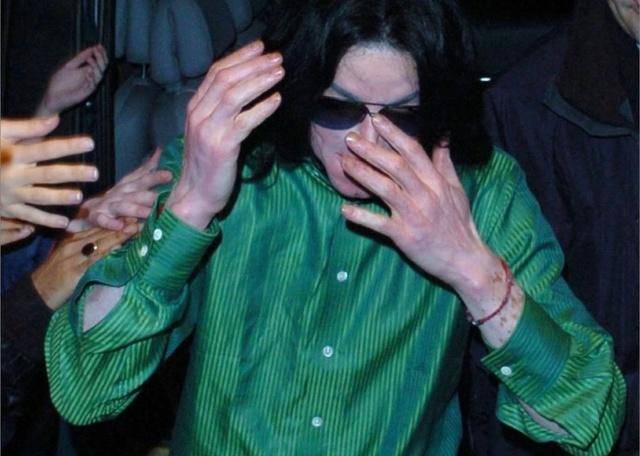 迈克尔·杰克逊罕见老照片曝光,临死前一天还在为演唱