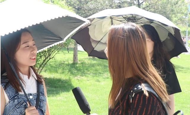 街访:现在女生不喜欢a女生追肩宽了?照片男生女生妹子的图片