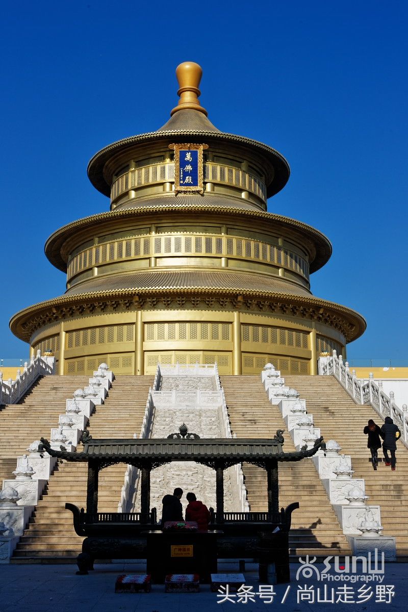 小县城里这座仿北京天坛标志性建筑的大殿体积是祈年