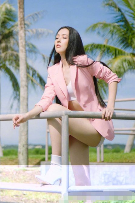 郭碧婷的男人装,网友大呼:女神你这样,我们受不啊!