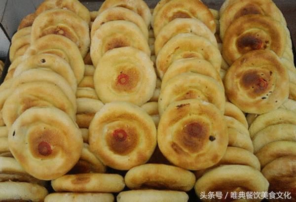 子洲果馅是陕西省榆林市子洲县的一种传统的传统风味小吃,是一种有馅