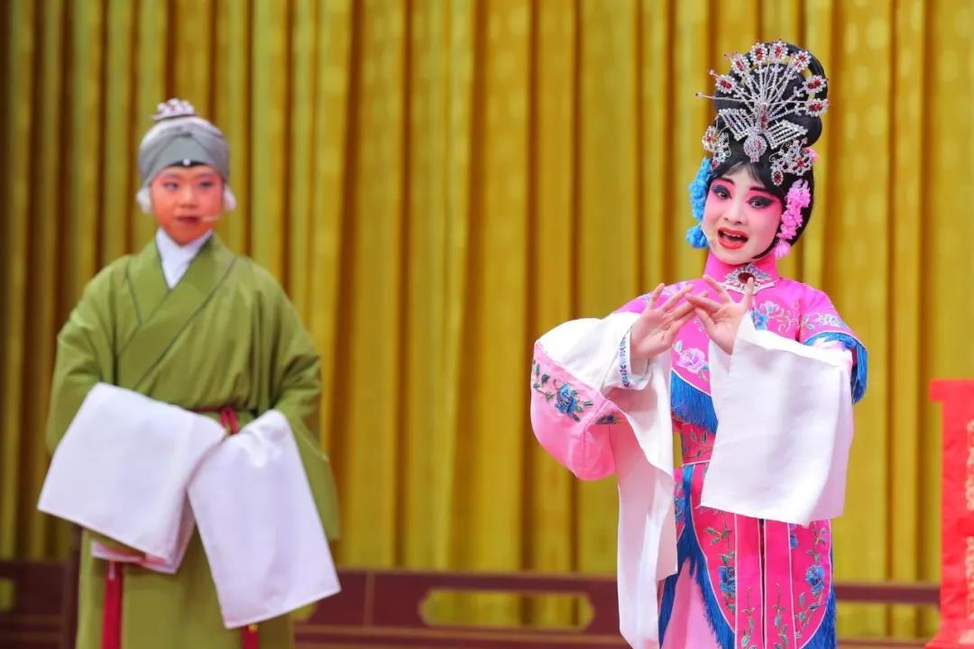 开学啦|儿童版豫剧《花木兰》精彩亮相