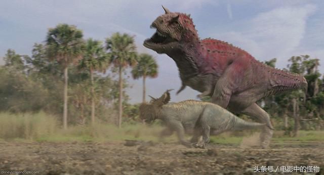《侏罗纪世界2》食肉牛龙评析,同为恐龙明星,却被霸王
