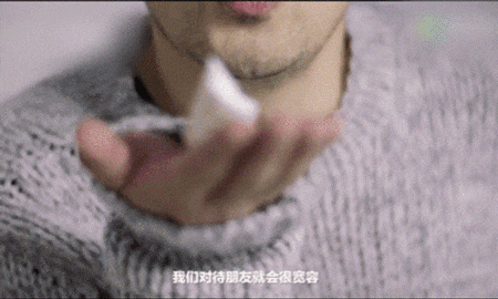 雷佳音油腻吹花瓣
