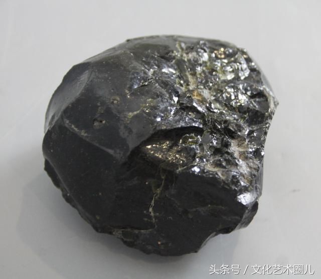 玻璃陨石 重:441g(200万)