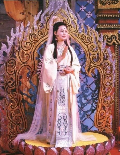 西游记最牛女神,观音见她要叩拜,如来见她要请示,但她不是王母