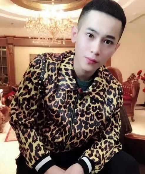 从快手和抖音走出来的红人也叫得出名字,比如仙洋,吴迪,费启鸣,代古拉