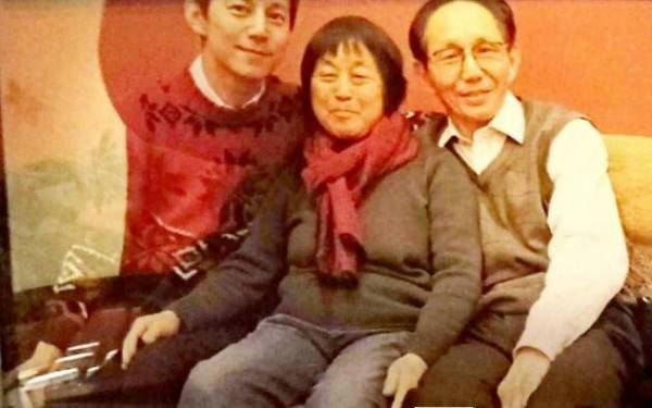 何炅老婆孩子_何炅的老婆是_何炅老婆照片