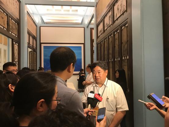 图为故宫博物院院长单霁翔在接受采访.中国青年网记者张瑞宇摄.