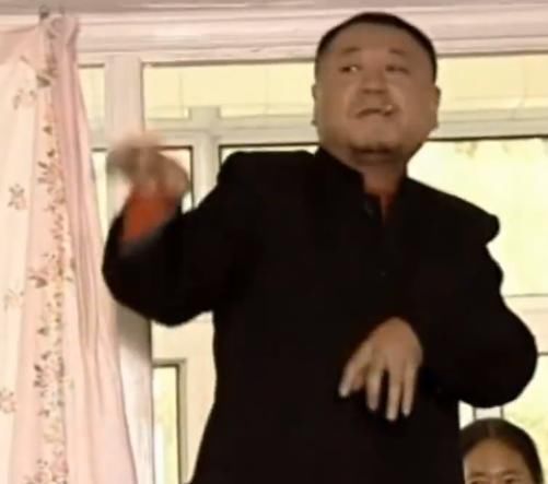 范伟彪哥表情包