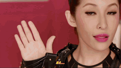 萧亚轩近照竟撞脸泰国人妖,整容失败了? 网友:潇洒不起来了